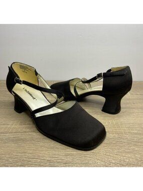 Unlisted Black Chunky Heel Closed Toe Heels Size 7
